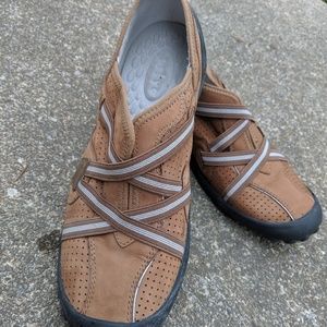 Women's Privo Leather Slip On Sneakers Size 8M EUC